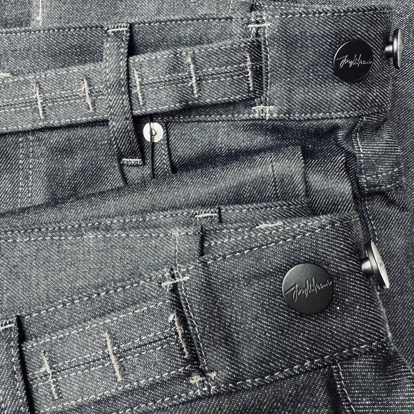 [ JUN MIKAMI ] DENIM SKATER PANT

www.lancah.com

#junmikami #ジュンミカミ#denim #lancah